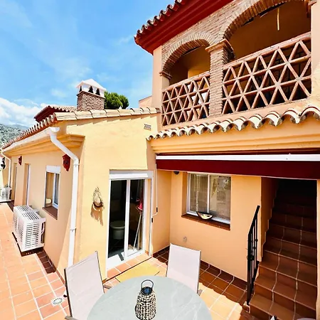 Beautiful Penthouse With Rooftop & Pool Close To Burriana 네르하