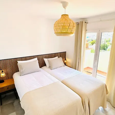 Beautiful Penthouse With Rooftop & Pool Close To Burriana 네르하